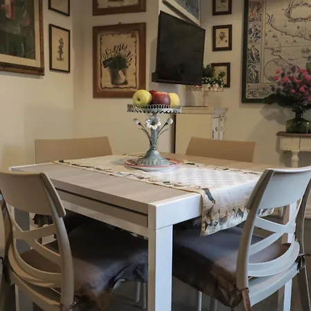 Accademia Apartment *