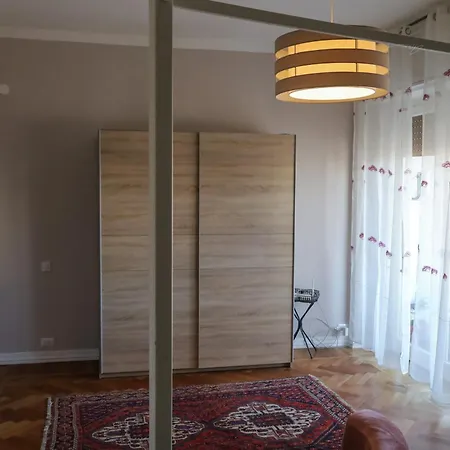 Accademia アパート サッサリ